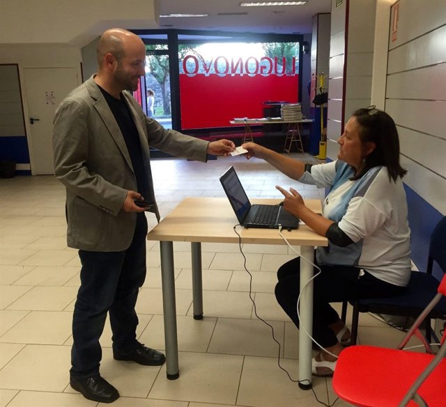 El candidato de En Marea a la Presidencia a la Xunta, Luís Villares