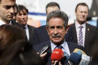 Revilla cree que el PSOE mantendrá su 'no' a Rajoy y ve "lógico" un pacto PP-nacionalistas