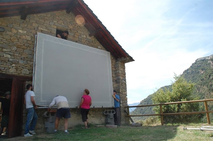 Preparativos Muestra de Cine de Ascaso