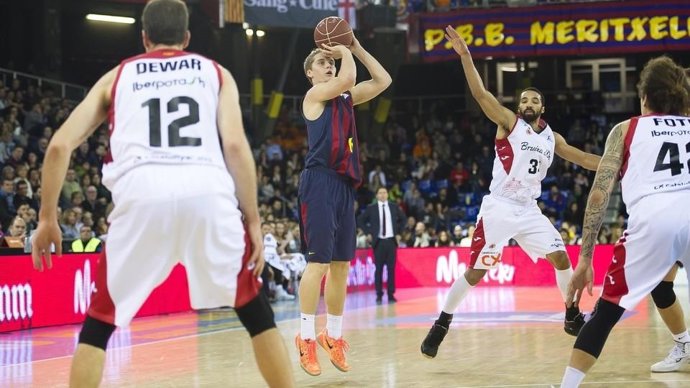 El base sueco Ludde Hakanson