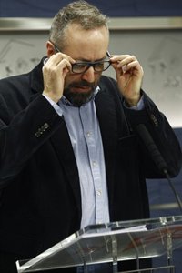 Girauta dice que los senadores no hacen "nada" e insiste en transformar la Cámara