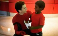 Tom Holland visita un hospital infantil vestido de Spiderman
