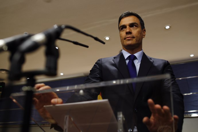 Pedro Sánchez comparece ante los medios tras la reunión con Rajoy