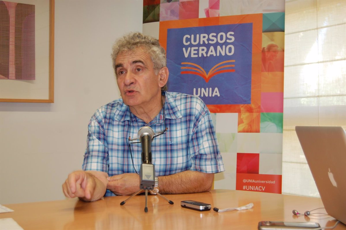 Bernardo Atxaga: "La Poesía En Euskera Sigue Viva Gracias A Sus Lectores"