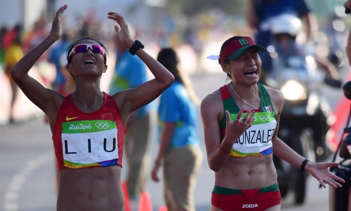 Liu gana el oro olímpico en los 20 kilómetros marcha