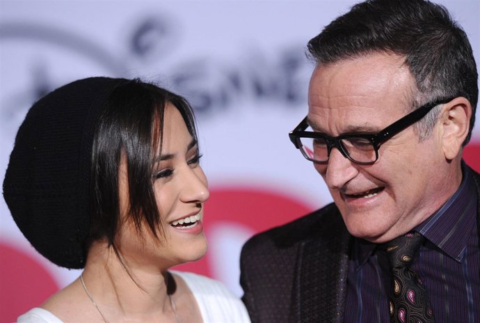 Zelda Williams explica el por qué de su tatuaje de colibrí en honor a su padre