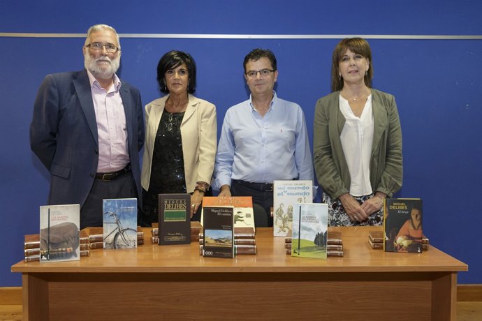 Entrega de premios del concurso de relato corto Miguel Delibes de Molledo 