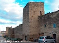 Ayuela alerta de la urgencia de restaurar la muralla de Santo Domingo