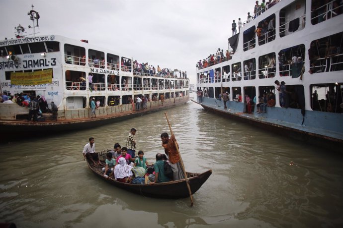 Transporte fluvial en Dacca