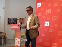 Ciudadanos dice que "la única posibilidad" de apoyar la investidura de Rajoy es que se firme el acuerdo con el PP