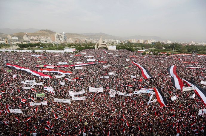 Manifestación en Saná a favor del Consejo Supremo Político