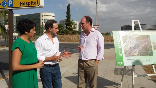 El consejero andaluz de Fomento y Vivienda, Felipe López, en Granada