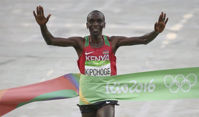 Eliud Kipchoge, campeón olímpico en maratón en Río