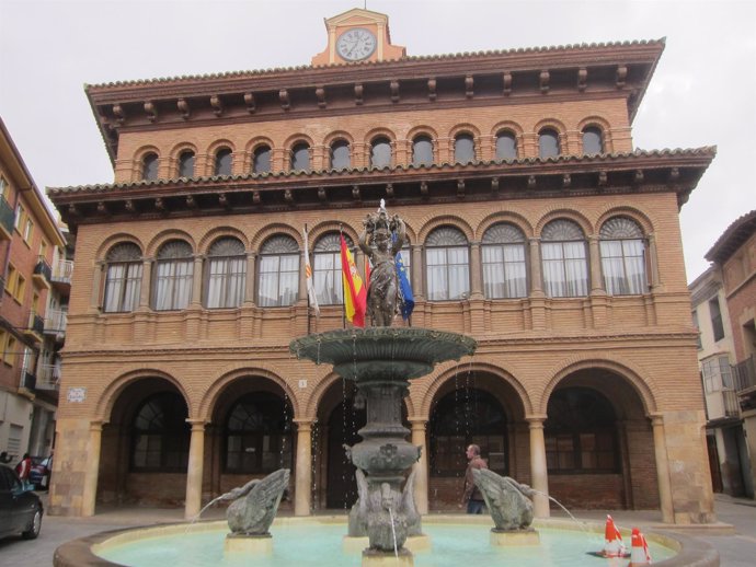 Fuente de la Mora y Ayuntamiento de Cariñena (Zaragoza)