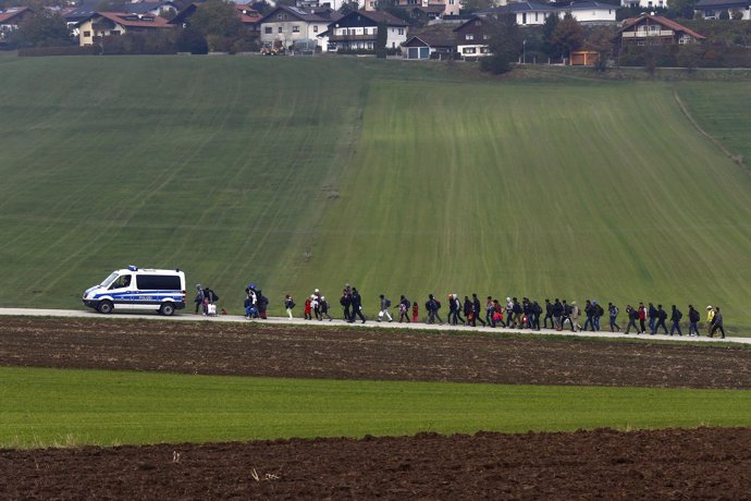Inmigrantes en frontera de Alemania
