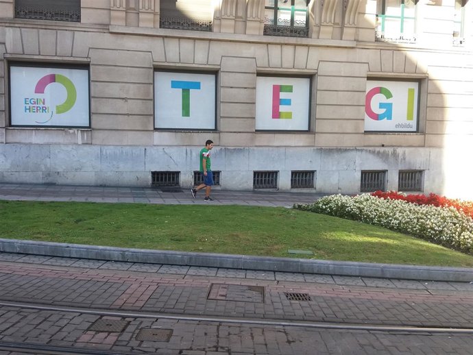 Sede De EH Bildu En Bilbao Con Nombre De Otegi