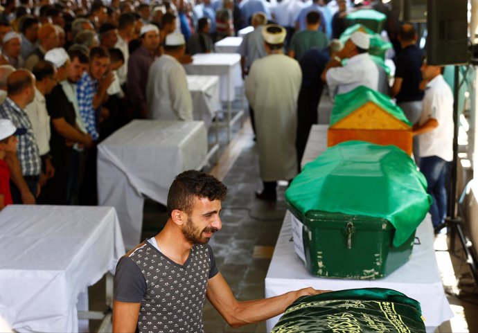 Funeral de víctimas del atentado de Gaziantep