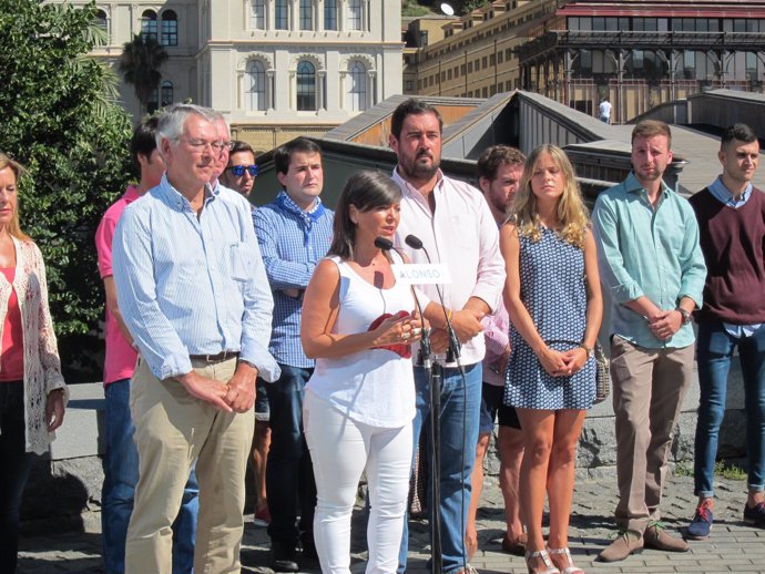 Nerea Llanos, en un encuentro con las juventudes del PP de Bizkaia