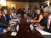 PP y Ciudadanos constatan coincidencias al negociar su pacto para dar el 'sí' a Rajoy