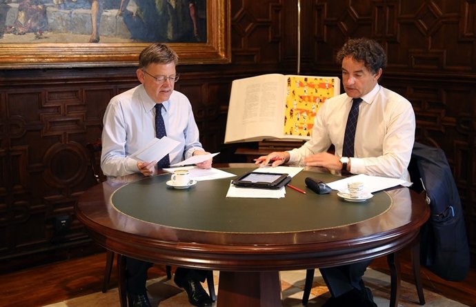 Reunión entre Ximo Puig y Francesc Colomer en el Palau