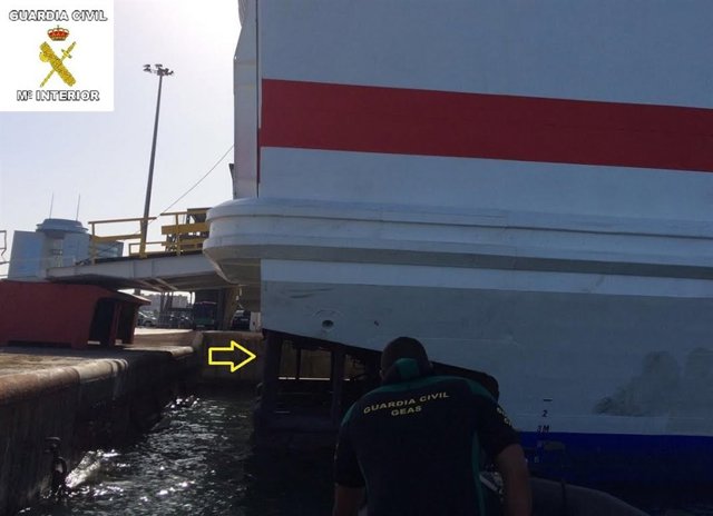 Descubiertos dos polizones en Melilla