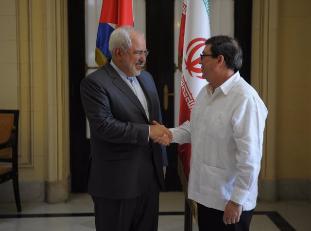 Los ministros de Exteriores de Irán, Javad Zarif, y Cuba, Bruno Rodríguez