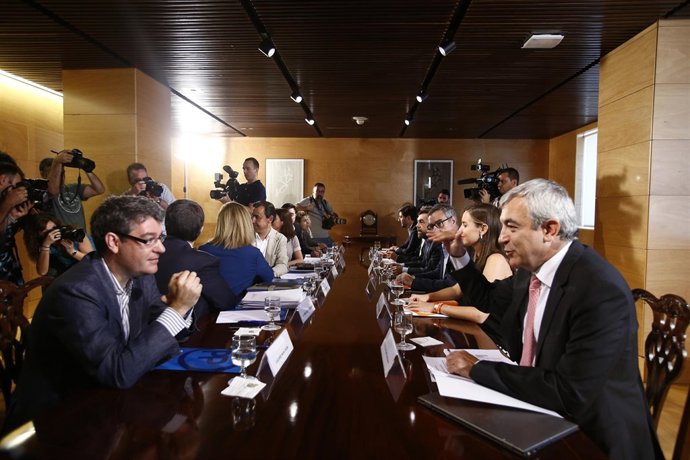 Sesión de negociación entre PP y Ciudadanos para llegar a un pacto de investidur
