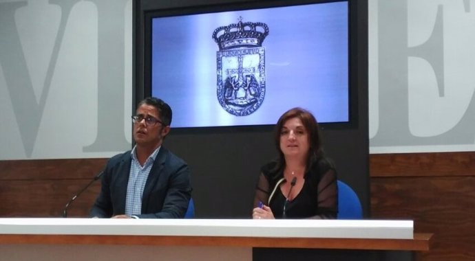 Garardo Antuña y Belén Fernández Acevedo en rueda de prensa. 