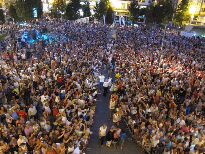 Miles de santanderinos  reciben a Beitia y olímpicos cántabros 