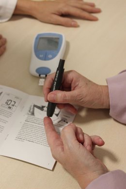 Medidor Sintrom, pacientes con diabetes, diabético, diabéticos