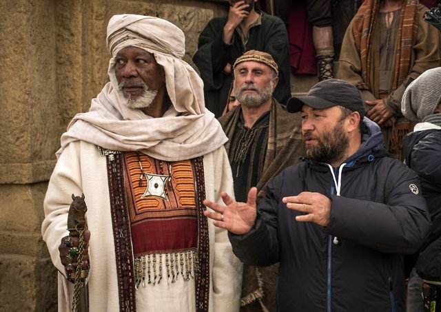 Morgan Freeman  y Timur Bekmambetov en el set de Ben-Hur