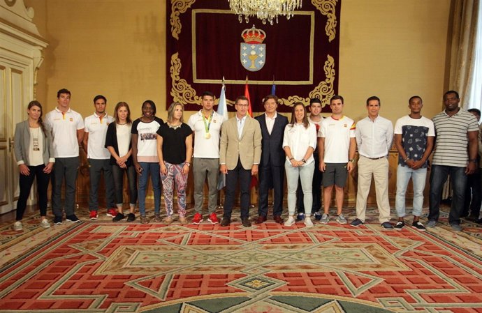 E presidente da Xunta, Alberto Núñez Feijóo, recibe a los olímpicos gallegos.