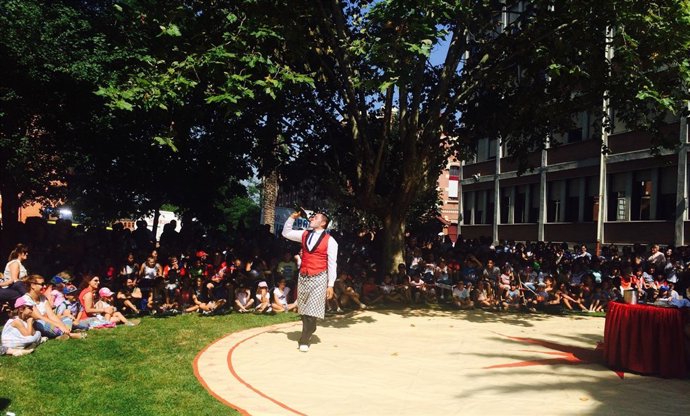 Espectáculo de payaso Henry Clown en el centro hospitalario de Basurto