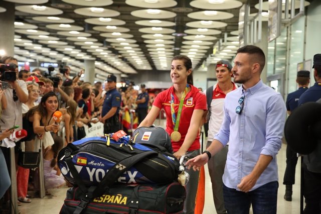 Carolina Marin a su llega a Madrid procedente de Rio de Janeiro