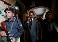 El nuevo alcalde de Karachi pide gobernar desde la cárcel