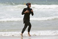 La comunidad musulmana en Francia teme ser estigmatizada a raíz de la prohibición del 'burkini'