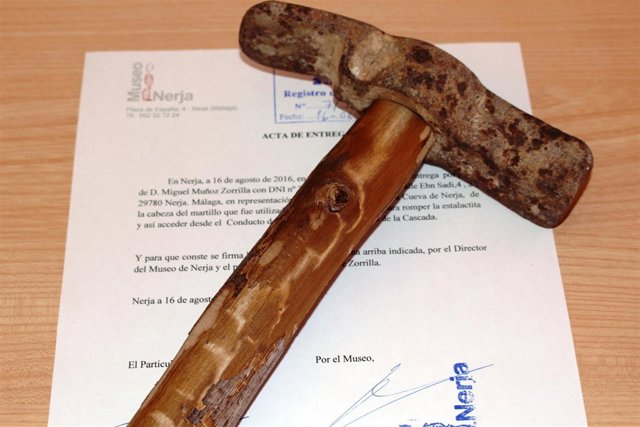 Martillo Cueva de Nerja