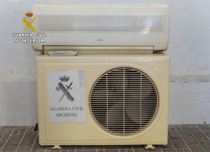 Alguno de los efectos sustraídos recuperados por la Guardia Civil