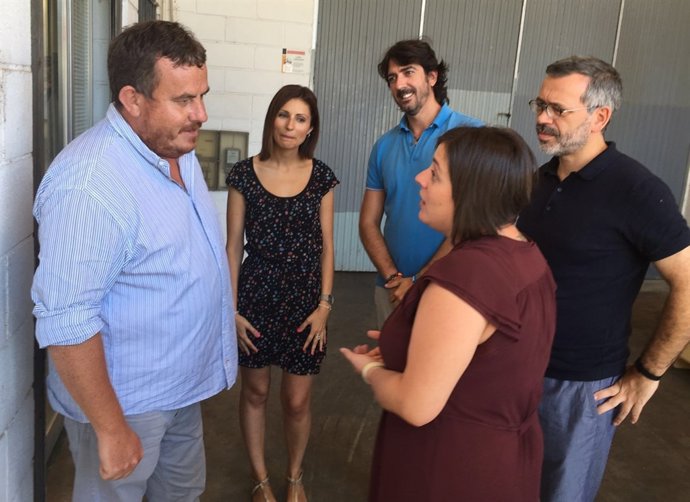 Los diputados de C's en su visita al CET 'la factoria del mar'