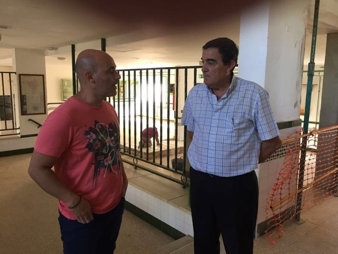 Vicente Zarza visita la residencia de Valverde