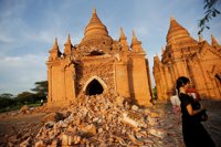 Varias pagodas son acordonadas en Bagan como consecuencia del terremoto en Birmania