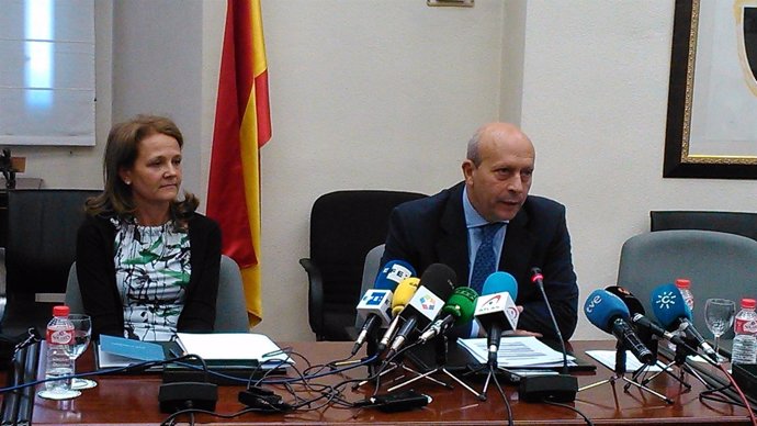 Ministro José Ignacio Wert y la secretaria de Estado Montserrat Gomendio