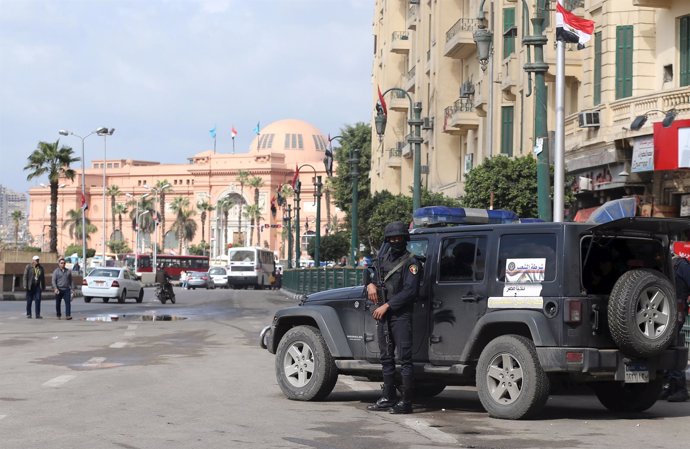 Fuerzas de seguridad en la emblemática plaza Tahrir