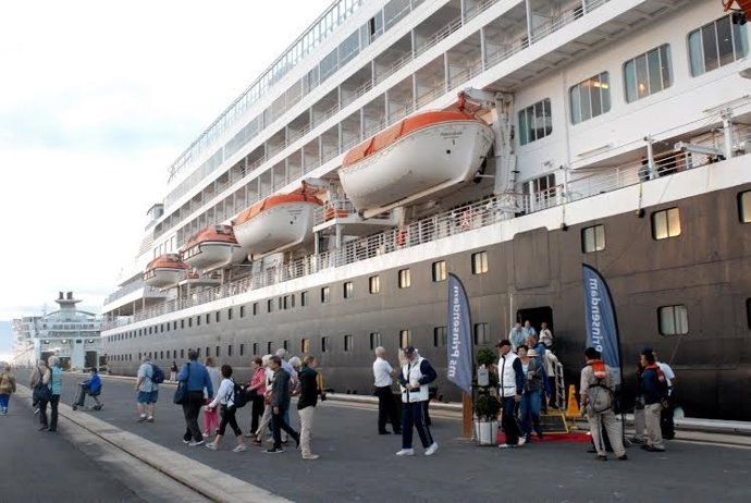 Crucero en el puerto de Huelva.