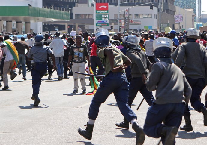 Manifestación contra el Gobierno de Zimbabue en Harare