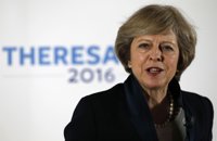May podría activar el Brexit sin una votación previa del Parlamento británico