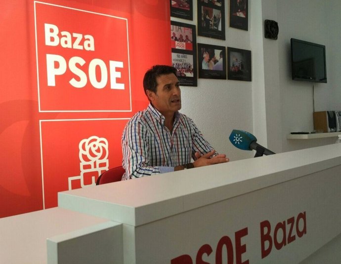Secretario de Ordenación del Territorio y Vivienda del PSOE-A, Pedro Fernández