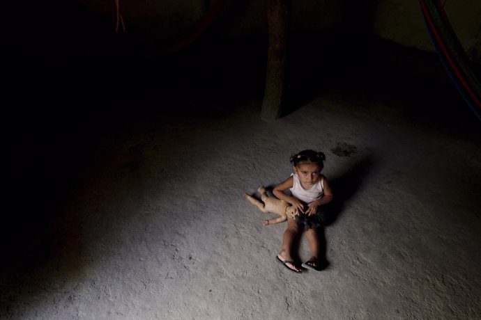 Niña en Honduras, pobreza, infancia