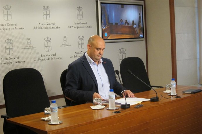  El Diputado Y Portavoz De Foro En Temas De Justicia, Pedro Leal