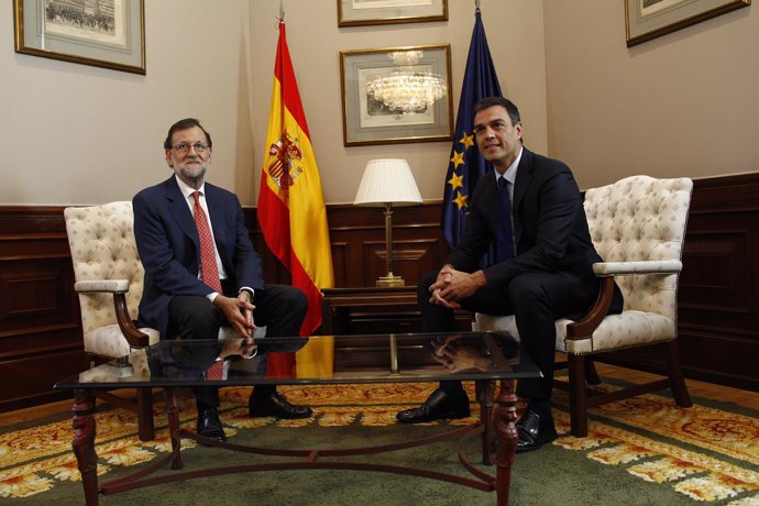 El presidente Mariano Rajoy y el socialista Pedro Sánchez